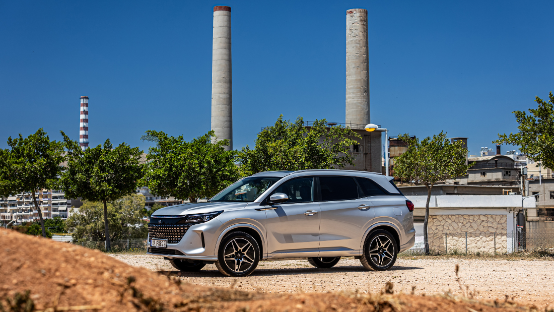 επταθέσιο SUV